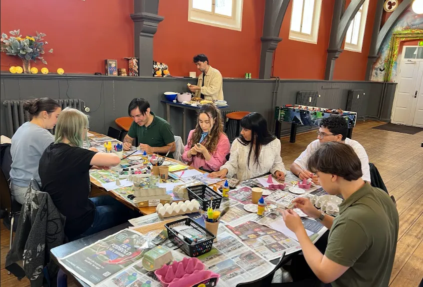 Easter Party : Make your own bunny, board games and karaoke